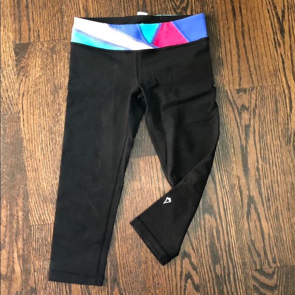 Ivivva Black Crop leggings - Picture 1 of 2